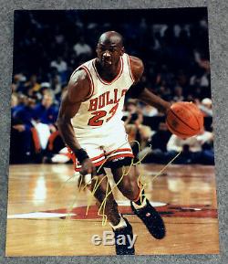 AUTHENTIC MICHAEL JORDAN AUTOGRAPHED BULLS 8x10 COLOR PHOTO FROM THE EARLY 1990s