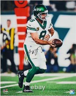 Aaron Rodgers New York Jets Autographed 16 x 20 Handoff Photograph