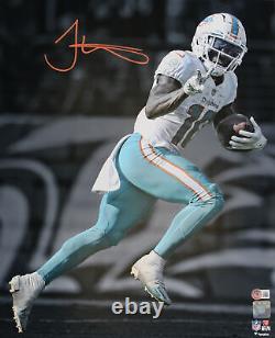 Dolphins Tyreek Hill Authentic Signed 16x20 Vertical Spotlight Photo BAS Witness