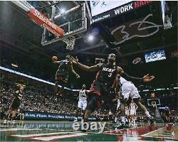 Dwyane Wade Miami Heat Signed 8'' x 10'' Alley-Oop to Lebron James Photo