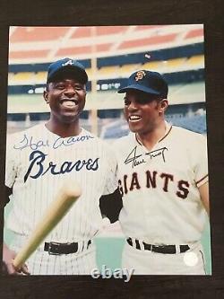 Hank Aaron/ Willie Mays signed 8x10 Photo COA. HOF