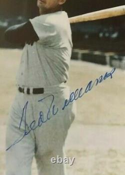 Hof Ted Williams Signed Auto 8x10 Pic Photo Red Sox Beckett Slabbed Authentic