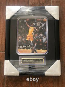 KOBE BRYANT Signed 8x10 Photo Upper Deck Authenticated UDA Framed LAKERS Beckett