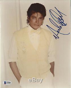 MICHAEL JACKSON KING OF POP SIGNED 8X10 PHOTO Beckett Authenticated