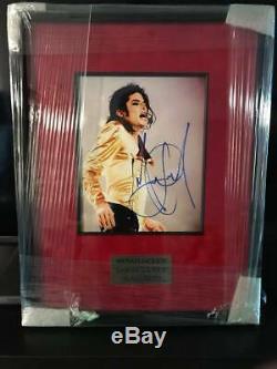 Michael Jackson signed autographed Dangerous photo Authentic no glove fedora