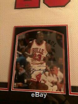 Michael Jordan Chicago Bulls Framed Signed Jersey AND picture, UD authenticated