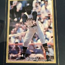 ROBERTO CLEMENTE Authentic Hand Signed Cut Signature- 14X21 Framed No COA