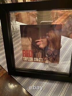 TAYLOR SWIFT RED Once SIGNED ALBUM AUTOGRAPH AUTHENTIC