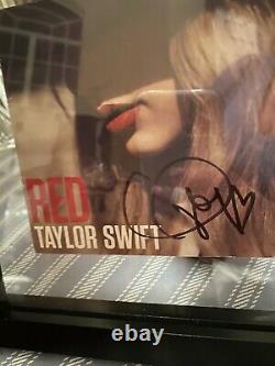TAYLOR SWIFT RED Once SIGNED ALBUM AUTOGRAPH AUTHENTIC