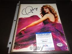 TAYLOR SWIFT Signed 8x10 Photograph with PSA/DNA Certificate of Authenticity
