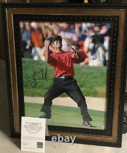 TIGER WOODS Signed Framed 16x20 Photo Upper Deck UDA Coa Authenticated Auto