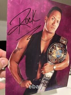 WWE THE ROCK HAND SIGNED AUTOGRAPHED 8X10 PHOTO Authentic Not Mint Read