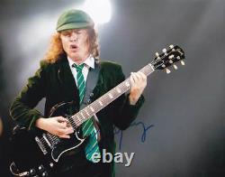 Angus Young In-person Authentic Autographié Photo Coa Ac/dc Sha #69376