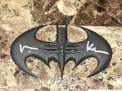 Batman Forever Val Kilmer Signé Prop Batarang Arme Rare Authentique + Photo Coa