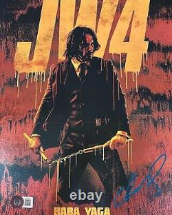 Chad Stahelski a signé une photo 8x10 de John Wick avec une authentique autographe Beckett.