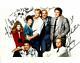 Cheers Cast Signé Authentic Autographied 8x10 Photo (8 Sigs) Beckett #aa00610