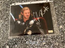 Chris Hemsworth Autographed Thor 8x10 Photo Avec Coa De Celebrity Authentics