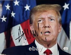 Donald Trump, président des États-Unis, photo authentique signée autographiée 11x8.5 VSA COA