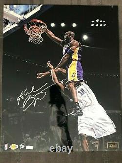 Kobe Bryant Autographié 16x20 Photo Le (#/24) Panini Authentic