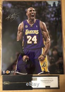 Kobe Bryant Signé Autographié Iconic 16x20 Photo Panini Authentique Le 56/124