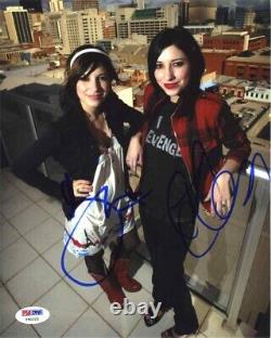 La photo autographiée signée de The Veronicas en format 8x10 certifiée authentique par PSA/DNA COA