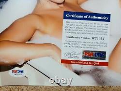 Lucy Pinder A Signé 8x10 Photo Psa Dna Coa Sexy Uk Model Playboy Authentic Auto