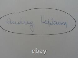 Main Hepburn Audrey Autographe Signé Arrière Photo 8 X 10 L'histoire Nun`s