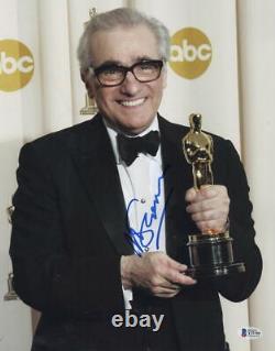 Martin Scorsese a signé une photo 11x14 authentique avec l'autographe d'une statue des Oscars - Beckett Coa