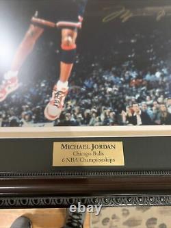Michael Jordan A Signé + Encadré 16x20 Photo Limitée! Deck Supérieur Authentifié /123