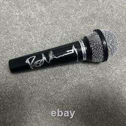 Microphone signé à la main par Rod Stewart avec preuve photo EXACTE et COA authentique