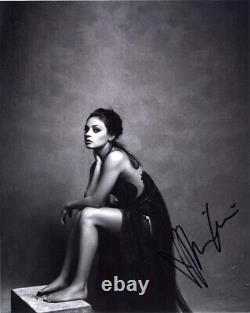 Mila Kunis Sexy Feet Autographié Signé 8x10 Photo Authentique Psa/adn Coa