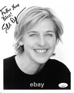 Photo authentique dédicacée en noir et blanc 8x10 d'Ellen Degeneres signée JSA #AN84839