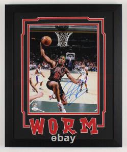Photo encadrée autographiée de Dennis Rodman signée JSA Authentic Bulls 7 Worm en format 11x14
