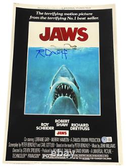 Richard Dreyfuss a signé une photo de 12x18 Jaws avec une authentique autographe Beckett Witness.