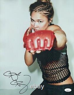 Ronda Rousey Signé Ufc Wwe 11x14 Photo Authentic Autograph Jsa Coa Cert