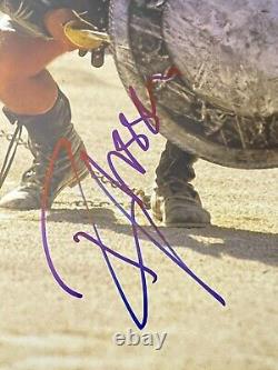 Russell Crowe a signé l'autographe de la photo 11x14 authentique Gladiator Maximus Beckett C