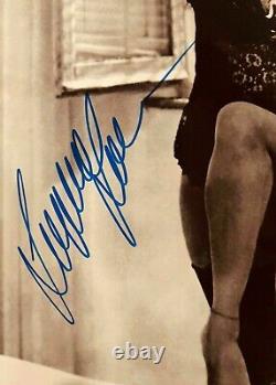 Sophia Loren a signé une photo sexy 8x10 authentique avec autographe JSA COA
