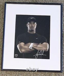 Tiger Woods Original Autographed Nike Golf Photo. Jsa Authentifié, Loa