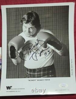 Wwe Wwf Rowdy Roddy Piper Autographié Promo Dans Les Gants De Boxe. Jsa Authentifiée